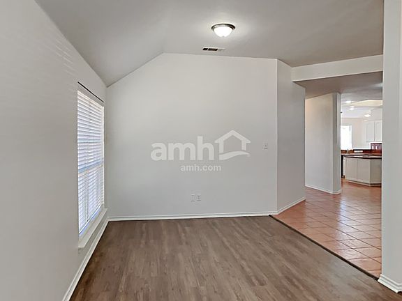 5th image of 4421 Southbend Dr