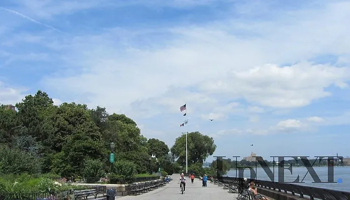 Rented by UpNext Real Estate | media 18