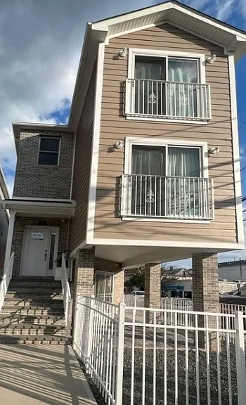 66 Delaware St #2 — Photo 2