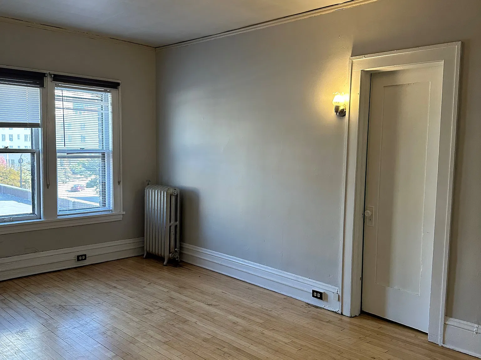 Yale Place Apartments — Photo 3