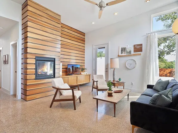 124 W South St #Id1221789p, Fayetteville, AR 72701