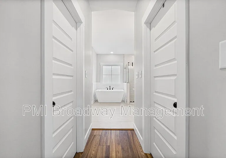 181 Sherlock Dr — Photo 10