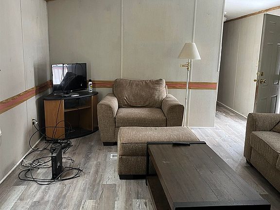 5th image of 74 Crystal Springs Way