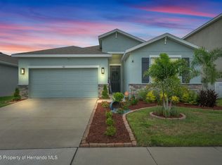 582 8th St NW, Ruskin, FL 33570