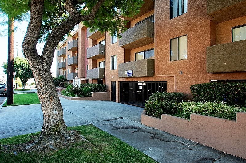 2nd image of 3745 Glendon Ave APT 313