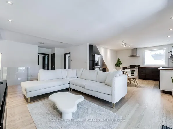 204 Ellerslie Ave, Toronto, ON M2N 1Y4