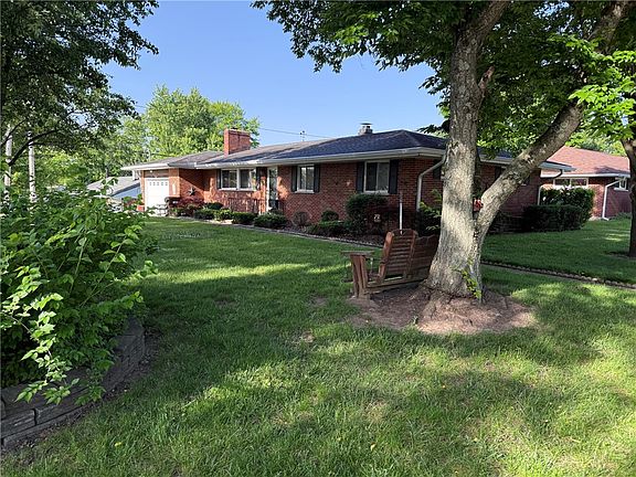 3rd image of 459 Glenview Dr