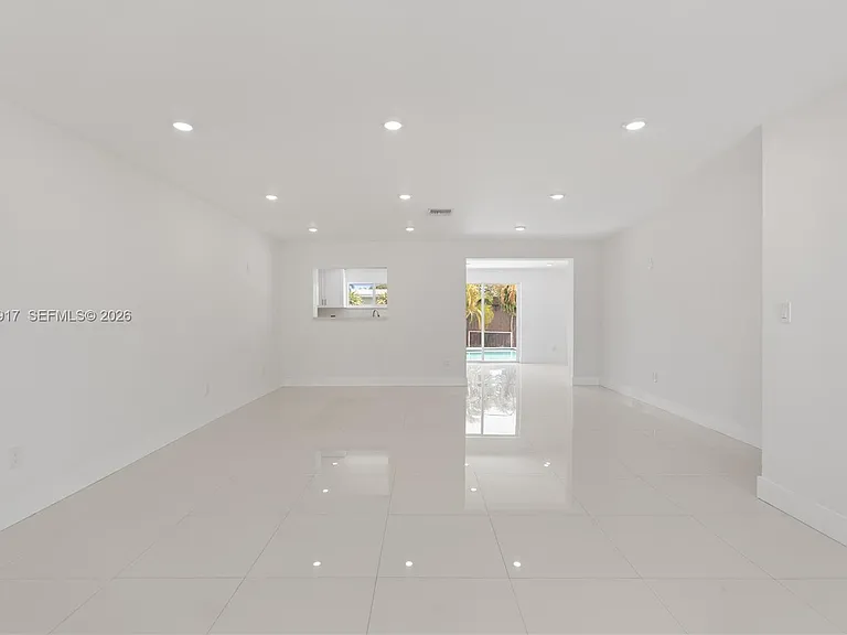 10501 SW 53rd St — Photo 7