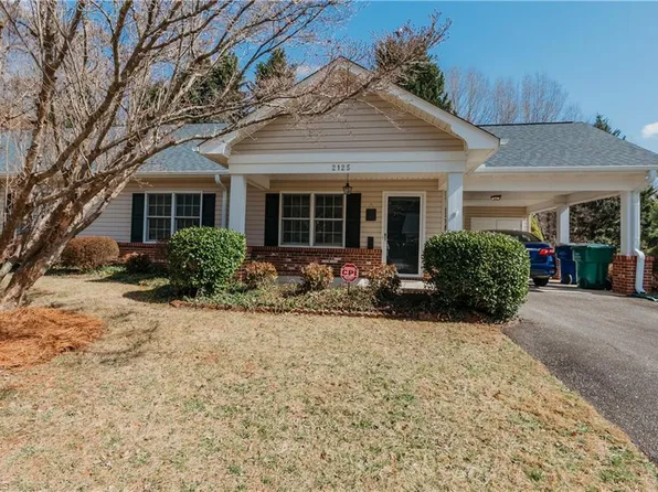 2125 Heatherstone Ln, Mount Airy, NC 27030