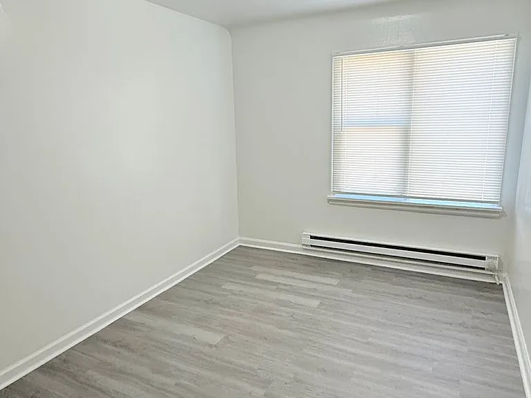 415 11th Street Pl — Photo 8