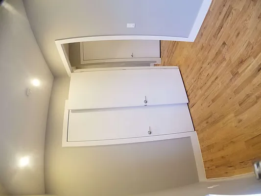 Rented by Clove Realty LLC | media 22