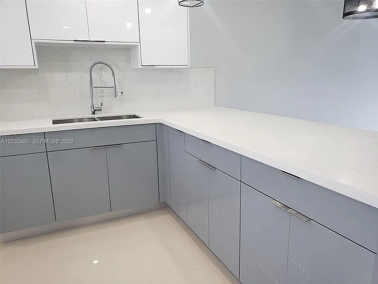 4700 Washington St #404 — Photo 15