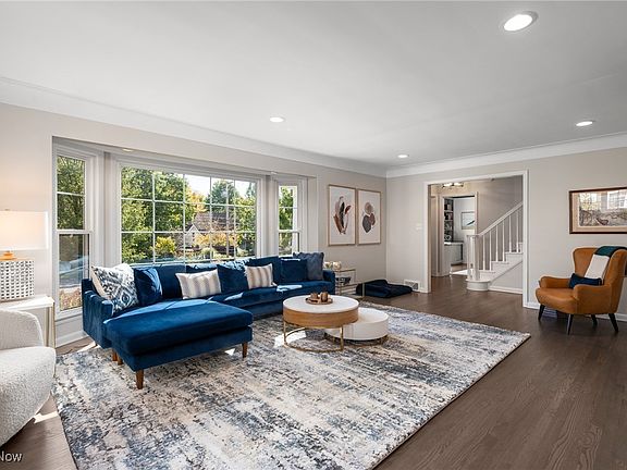 3rd image of 3148 Belvoir Blvd