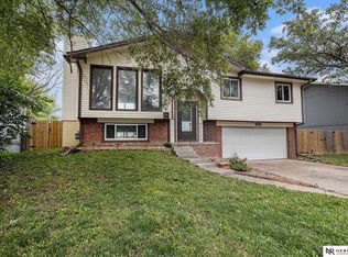 836 W Leon Dr, Lincoln, NE 68521