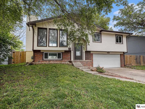 836 W Leon Dr, Lincoln, NE 68521