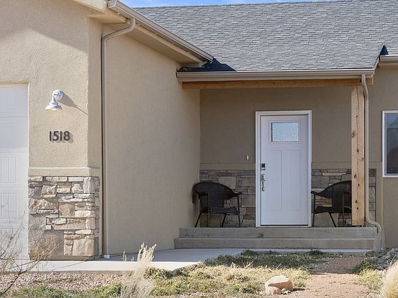 2nd image of 1518 E Creekside Dr