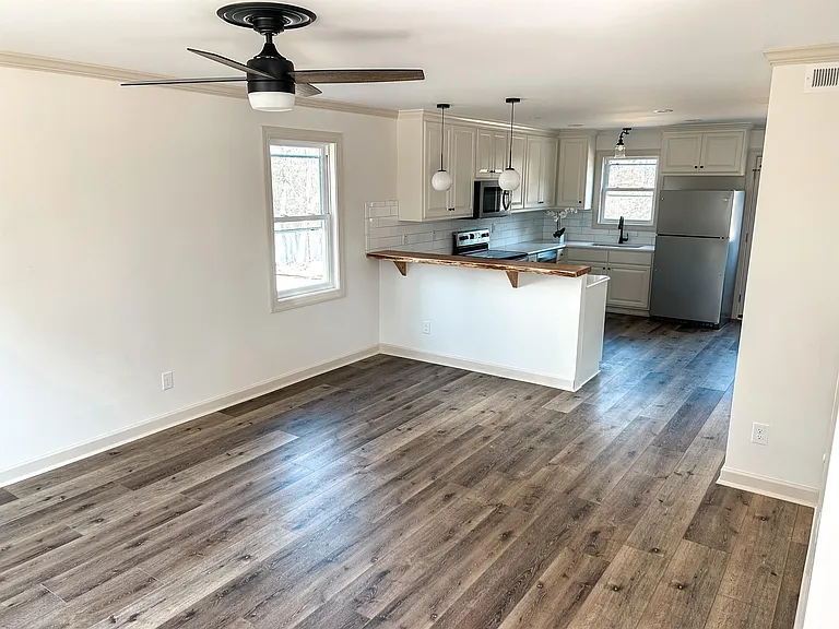 177 N Clarendon Dr — Photo 14