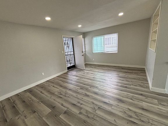 3rd image of 4147 Van Dyke Ave #9