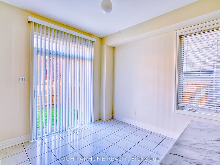 17 Mercury Ave — Photo 12