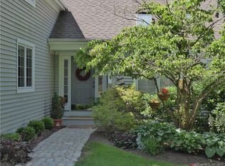 24 Westview Ln, Brookfield, CT 06804