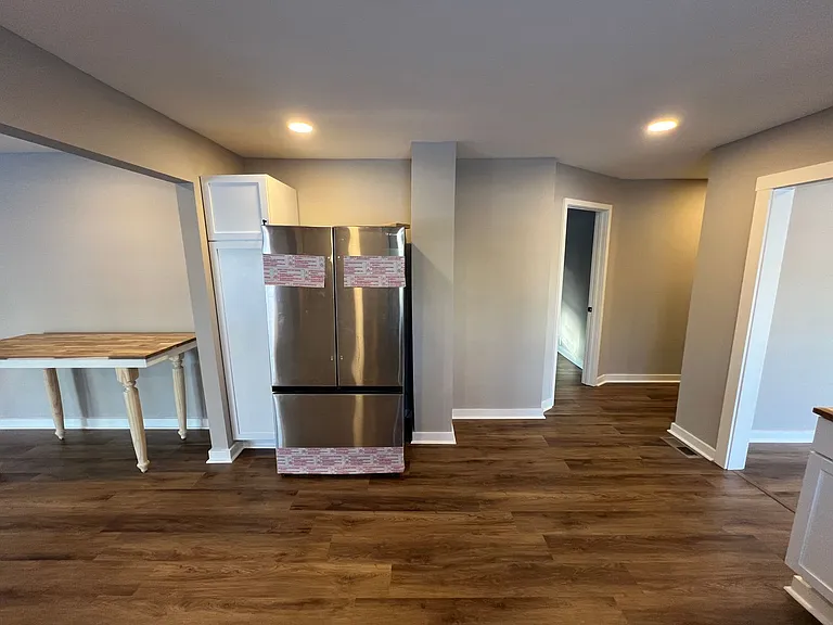 571 Stevenson St — Photo 11