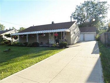 1st image of 934 East Dr