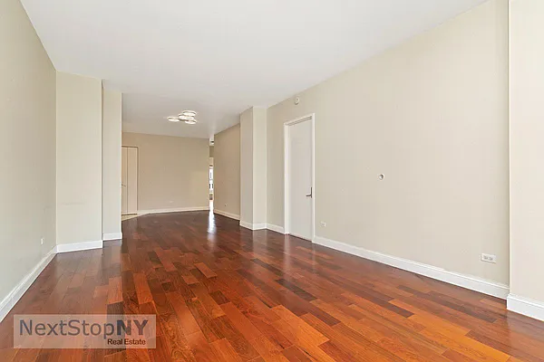 Rented by NextStopNY | media 11