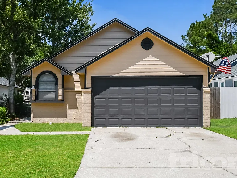 1313 Independence Dr — Photo 2