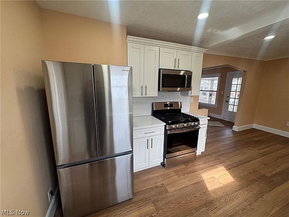 5th image of 3550 W 128th St