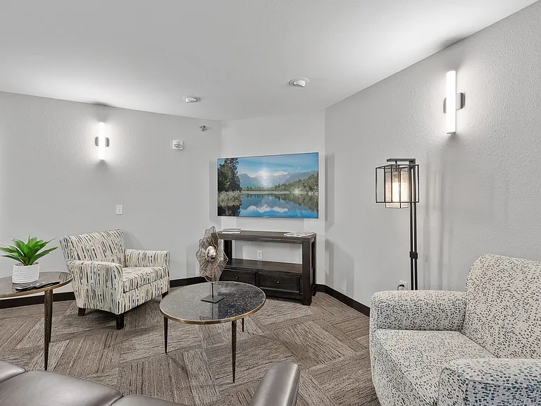 Creekside Commons Apartments — Photo 39