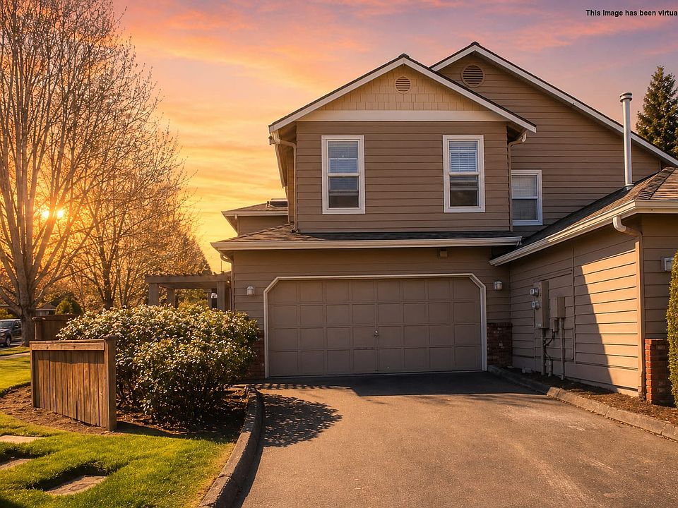 Updated 3 bed, 2.5 bath Townhome, 1453 sq. ft., 2 car garage, fenced back yard, Air Conditioned, pets allowed with owner pre-approval