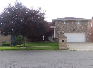 154 Circle Dr, Weirton, WV