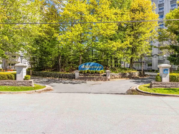 30 Brookdale Cres #608, Halifax, NS B3A 4T7