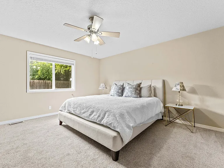 1847 W Whitestone Ct — Photo 14