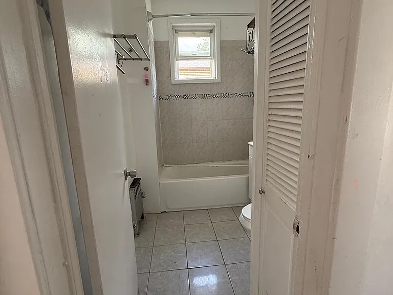 625 E Curtis St — Photo 2