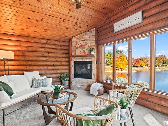 4th image of 302 Dogwood Pl