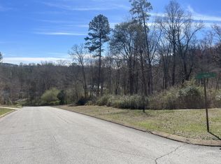 630 River Landing Dr, Soddy Daisy, TN 37379