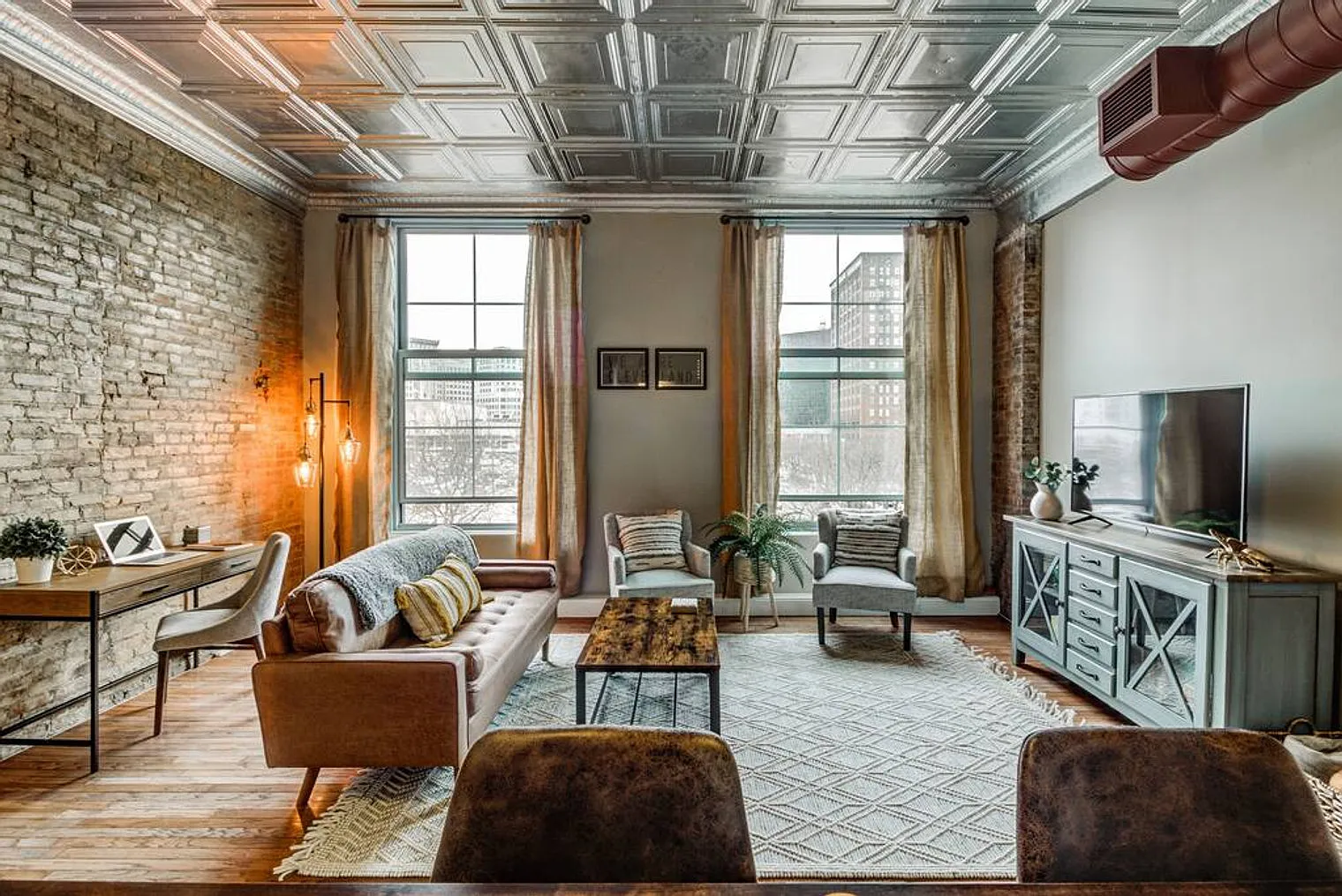 1 bed, 1.0 bath, 796 sqft, $2,135 — Photo 3