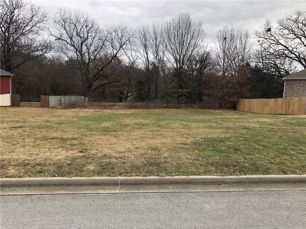 740 Infantry Ln #96, Prairie Grove, AR 72753