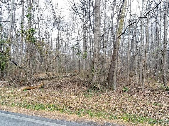 2nd image of 526 Adams Rd