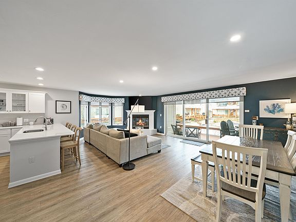 5th image of 902 Ocean Dr #801