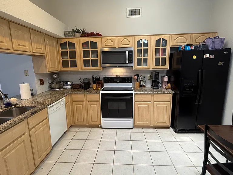 573 Grace Ln — Photo 16