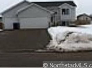 1404 Roosevelt St S, Cambridge, MN 55008