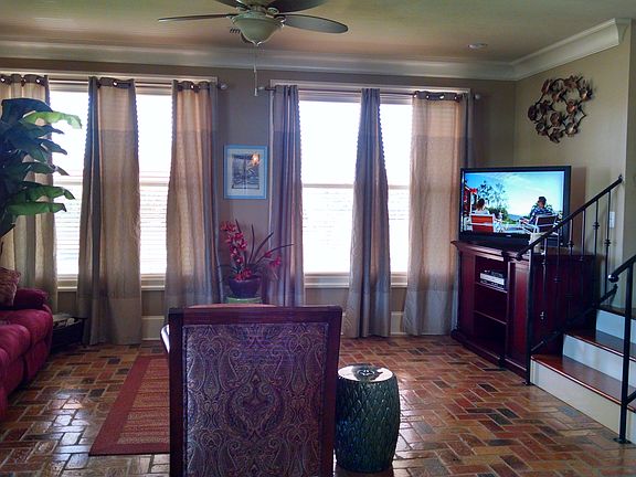 3rd image of 118 Edith Dr
