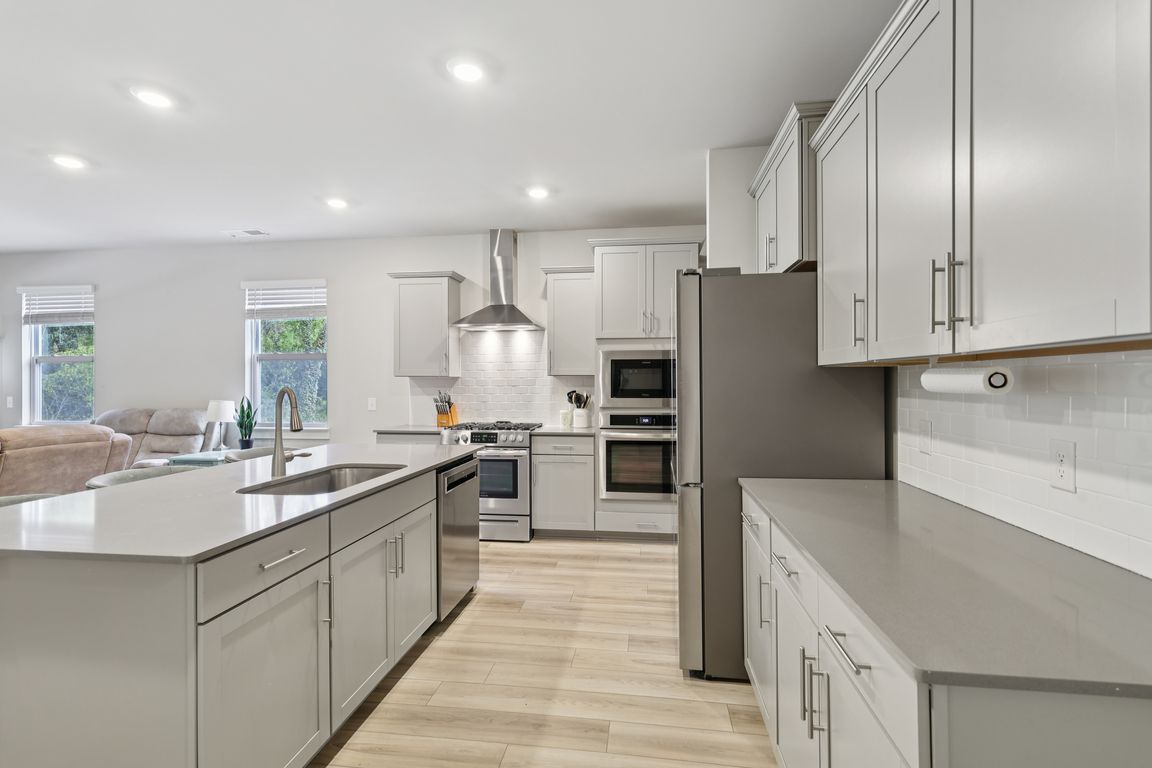 next background image