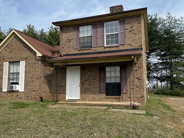 408 Lilly Ln — Photo 2