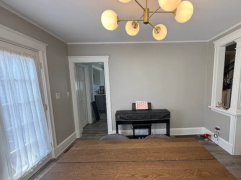 31 Bartlett St — Photo 6
