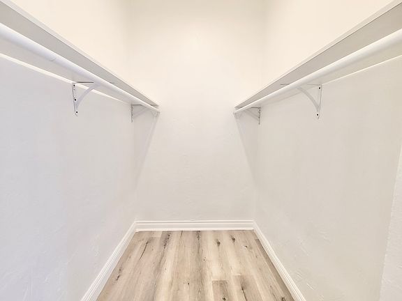 4th image of 2360 W Washington Blvd #203