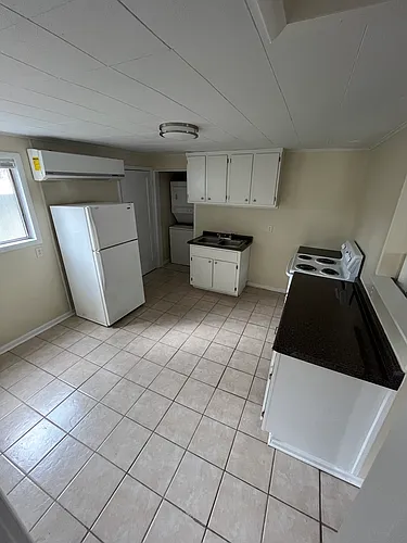 2058 Felix Ave #3 Photo 1