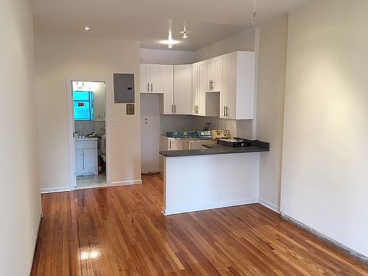 4th image of 127 W 70th St APT 4A